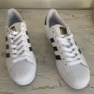 NEW ADIDAS Tennis Shoes Superstar 
w/out box, never worn, Men’s size 7.5